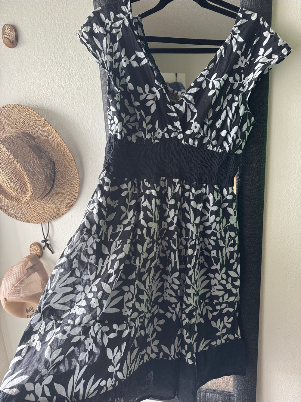 Jane Ashley Black and White Floral Midi Dress